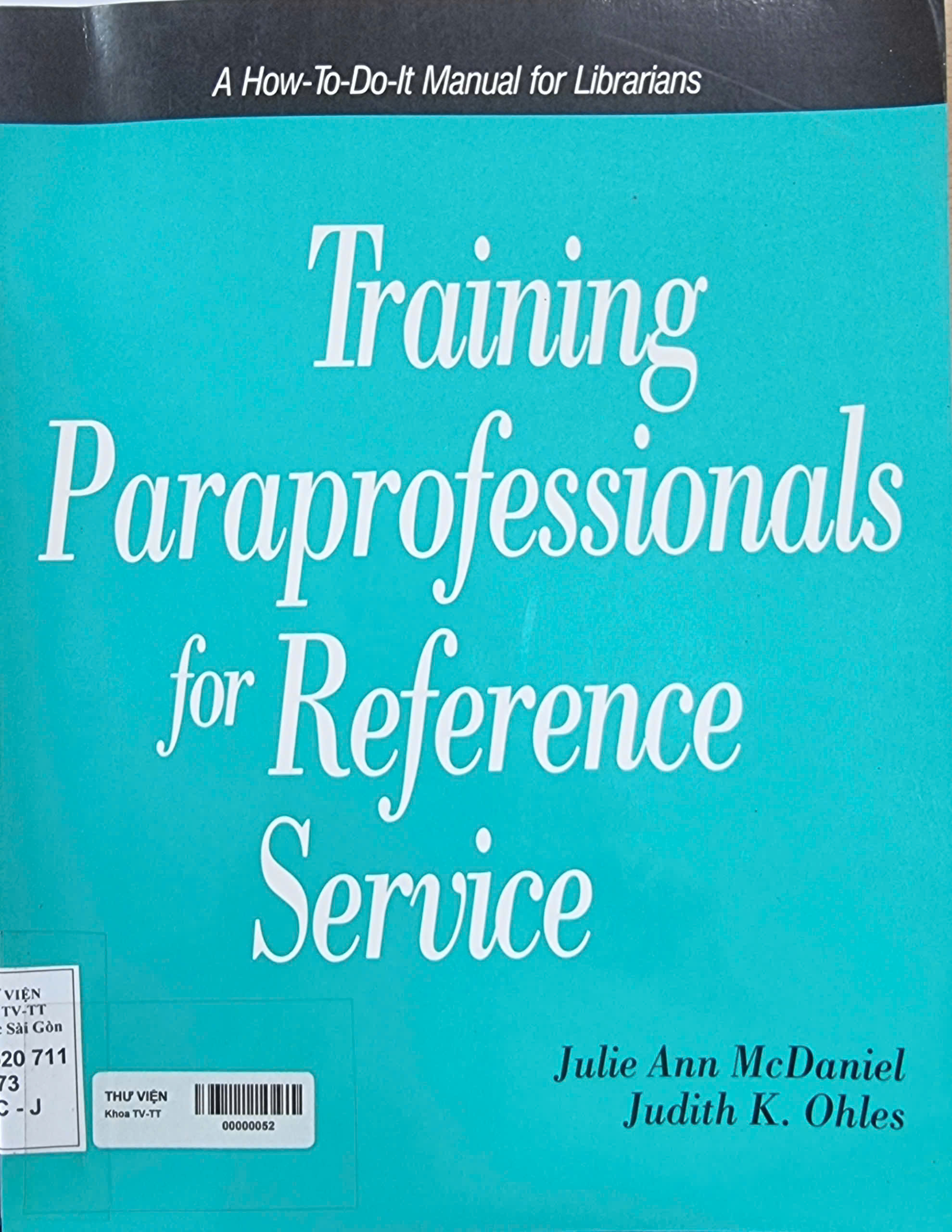 Training paraprofessionals for reference service